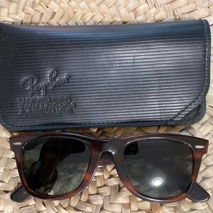 Ray-Ban Wayfarer Classic Polished Tortoise with Green Lenses